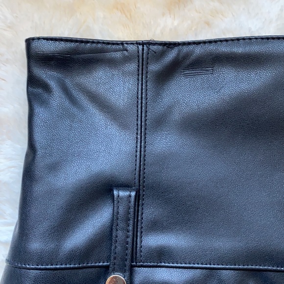 High Waisted Faux Leather Zip Up Skirt Size Small - Picture 10 of 17